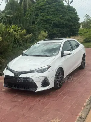 Toyota Corolla XSE 4dr Sedan (1.8L 4cyl CVT) 2017 White