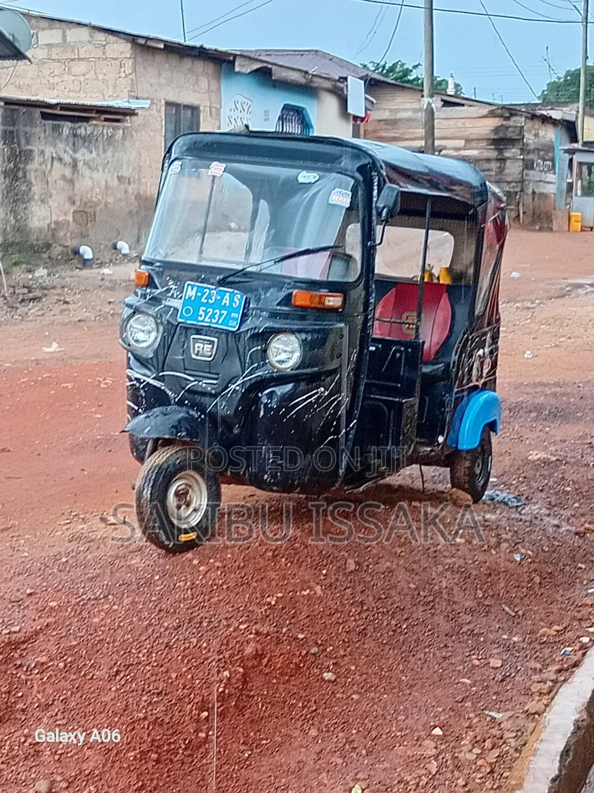 Bajaj RE 2023 Black