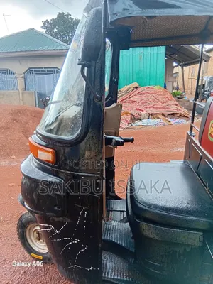 Bajaj RE 2023 Black