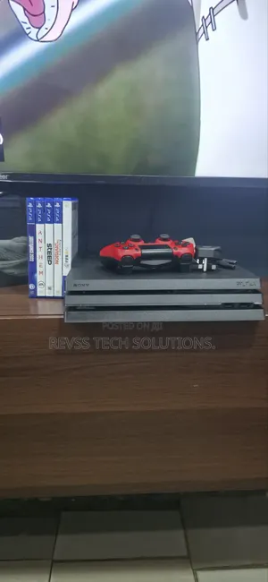 Ps4 Pro With 5 Game CDS