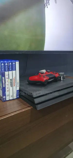 Ps4 Pro With 5 Game CDS