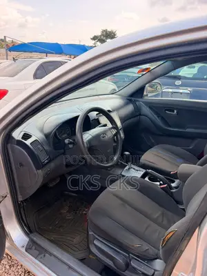 Hyundai Elantra 2010 Silver