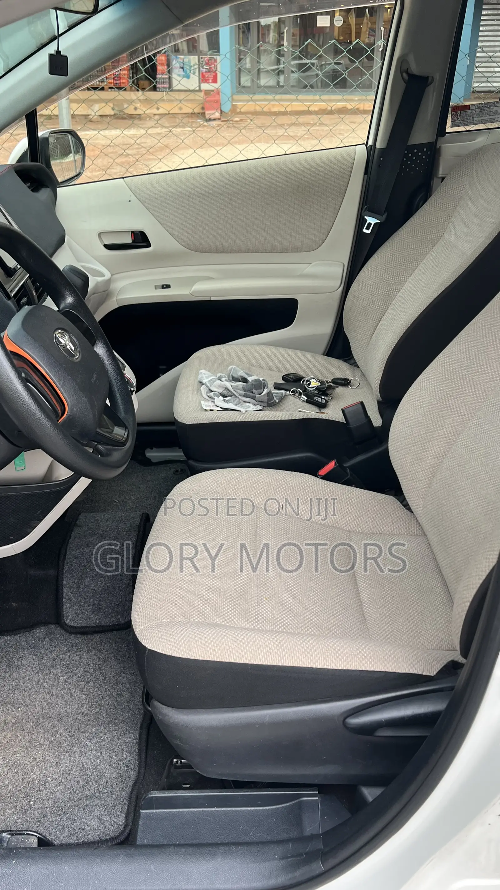 Toyota Sienta 1.5 AWD 2017 White