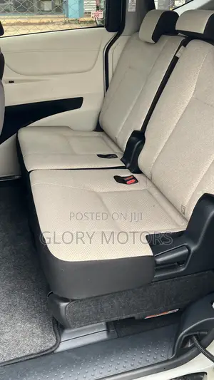 Toyota Sienta 1.5 AWD 2017 White
