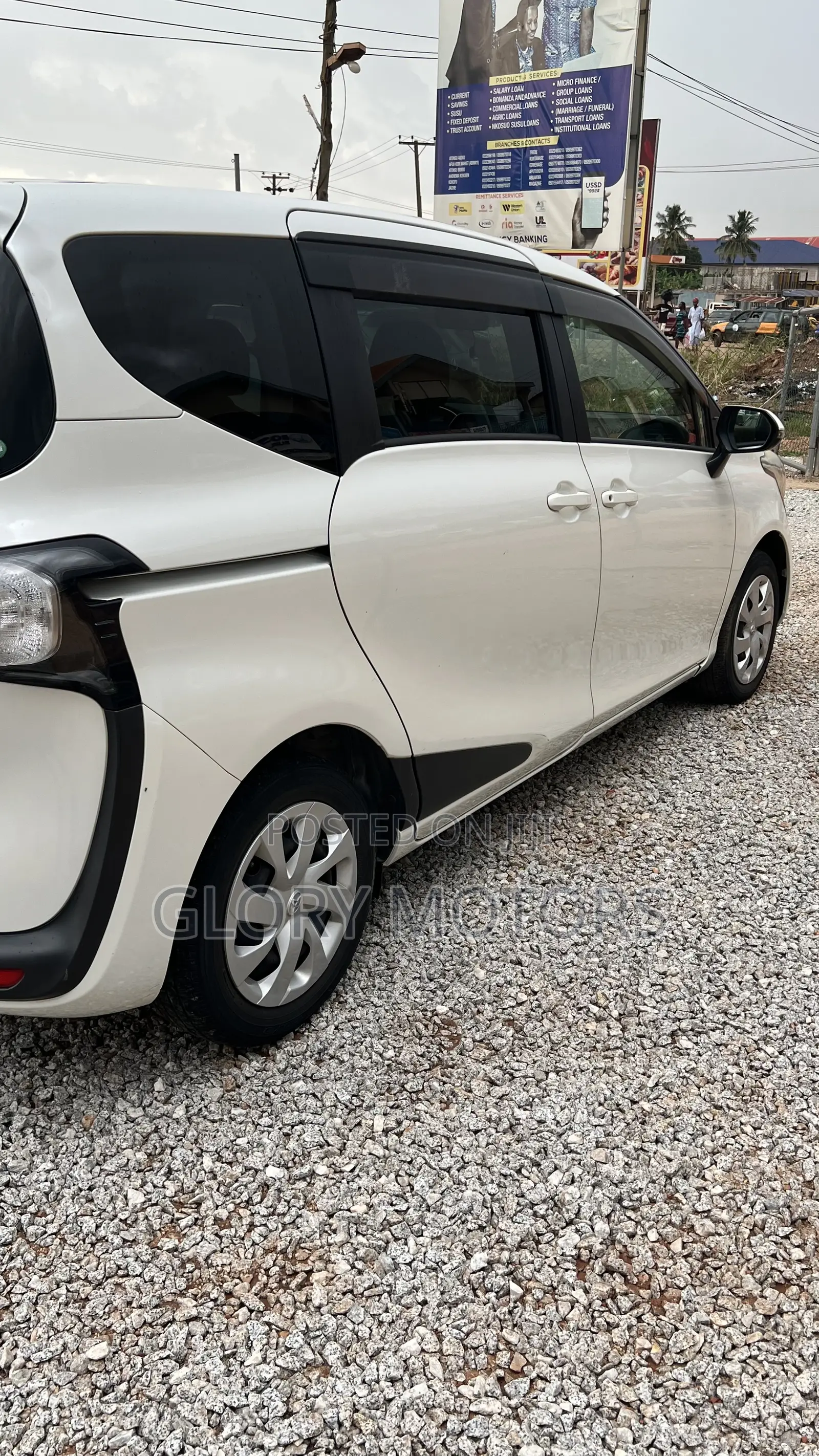 Toyota Sienta 1.5 AWD 2017 White