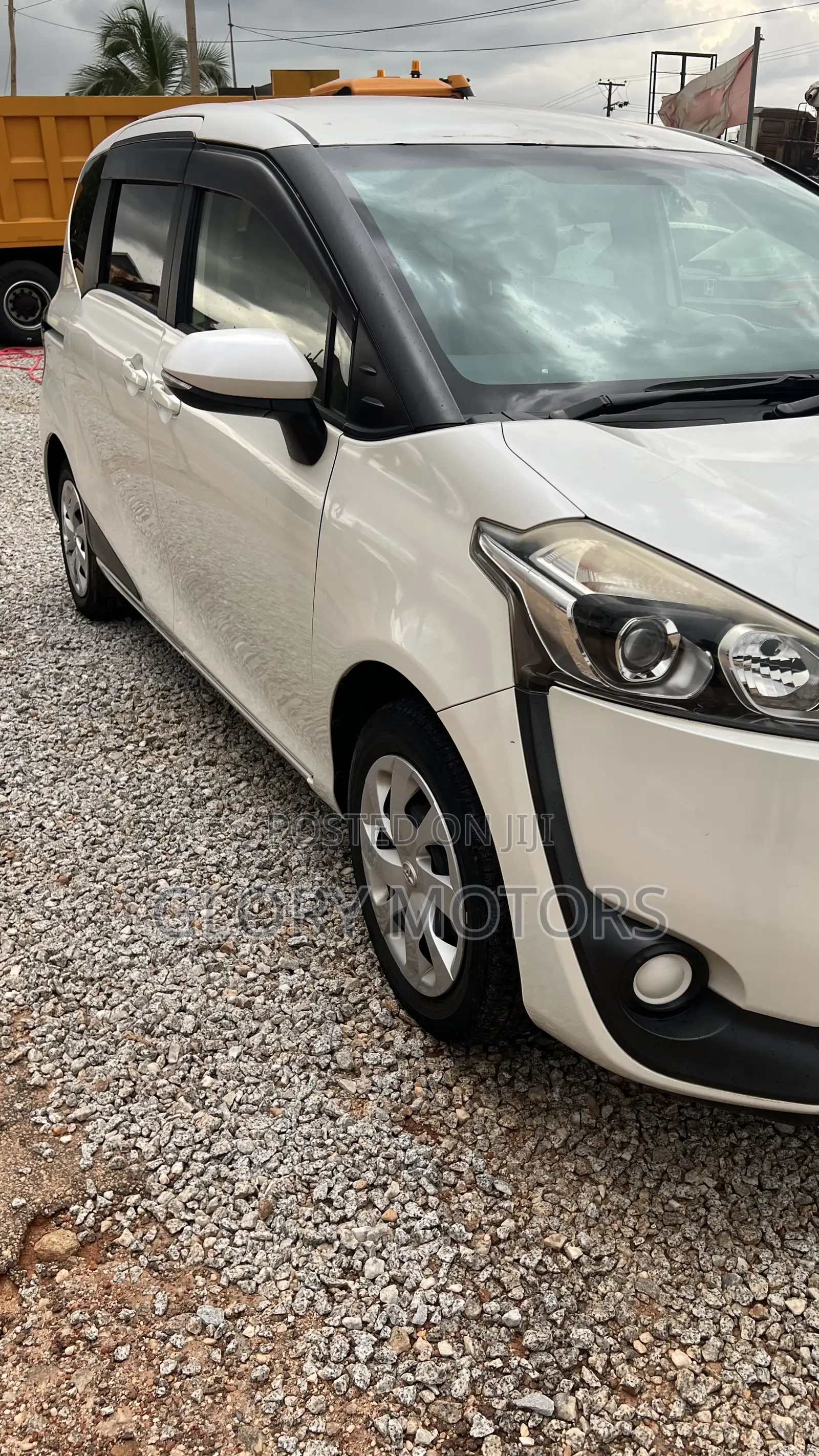Toyota Sienta 1.5 AWD 2017 White