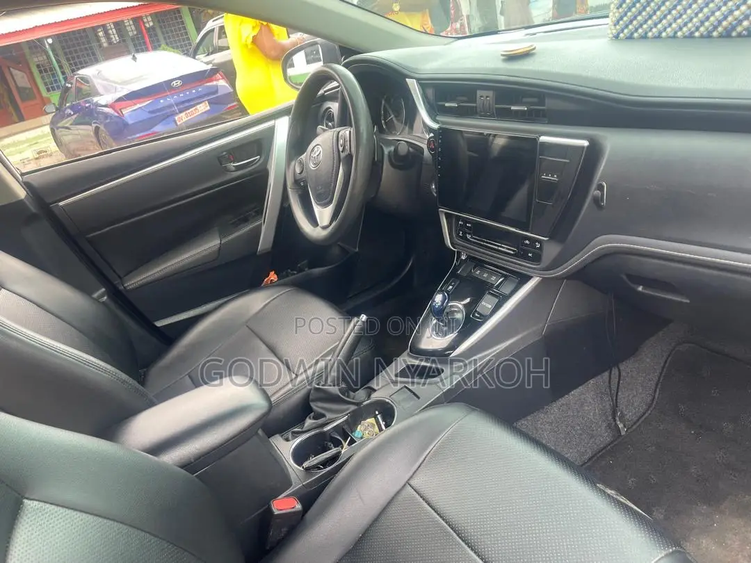 Toyota Corolla SE 2020 White