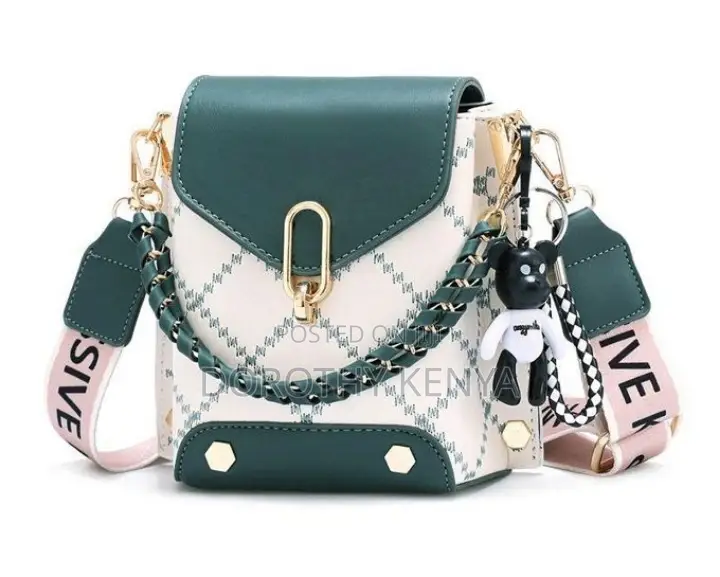 Luxury Women's Party Handbags - Elegant Chain Crossbody Bag