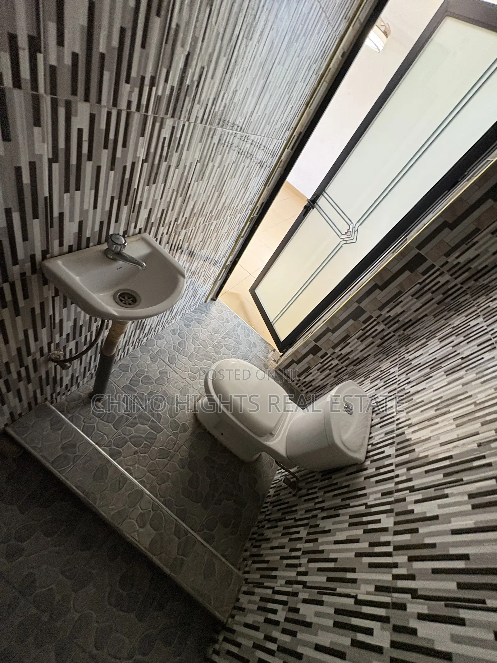 1bdrm Apartment in Hot Oven, Mataheko for rent