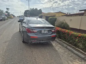 Hyundai Sonata SE 2.0T Sedan FWD (2.0L 4cyl 6A) 2013 Gray