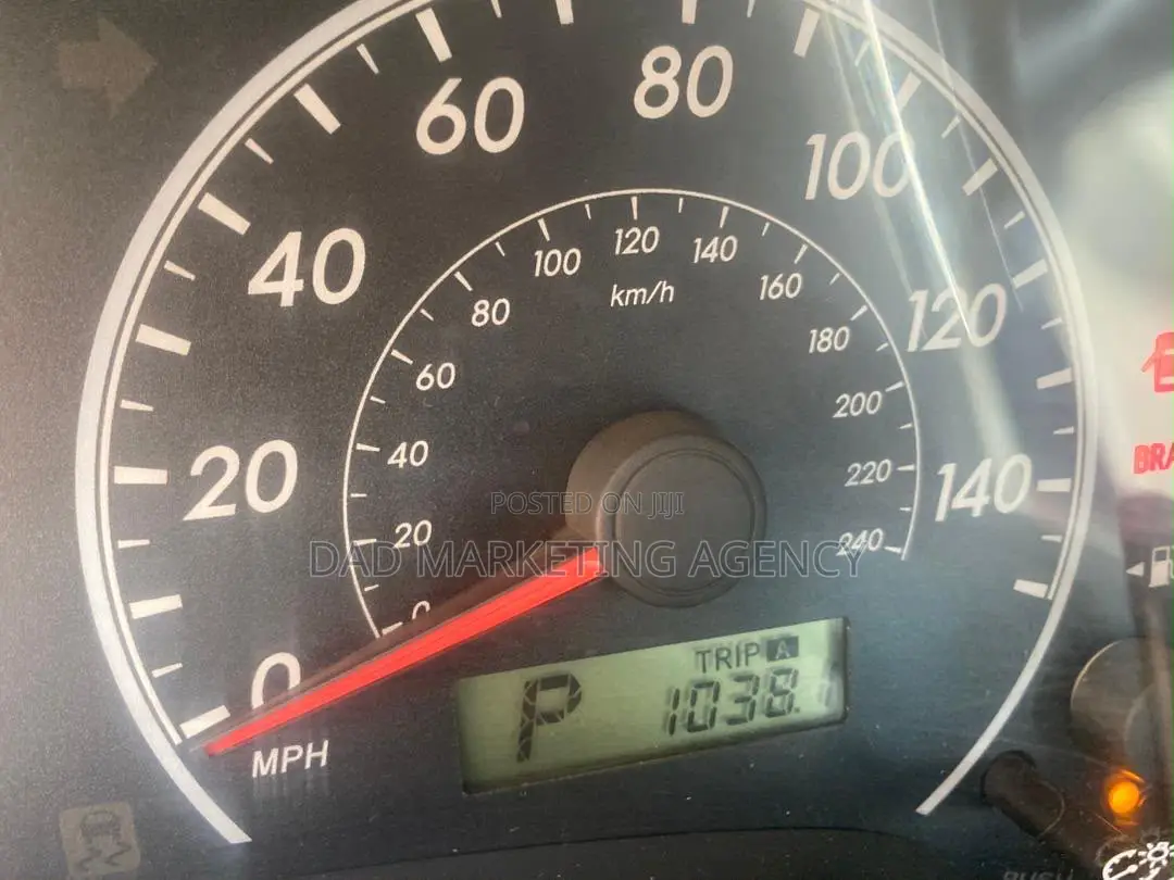 Toyota Corolla LE 4dr Sedan (1.8L 4cyl 4A) 2012 Gray