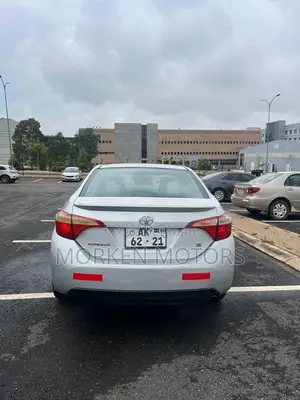 Toyota Corolla LE 4dr Sedan (1.8L 4cyl CVT) 2016 Silver