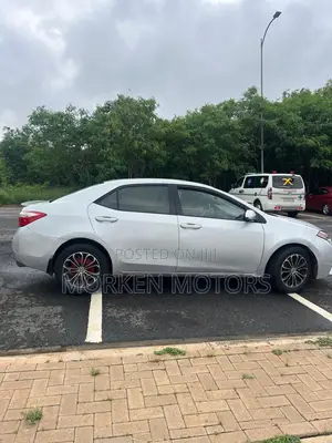 Toyota Corolla LE 4dr Sedan (1.8L 4cyl CVT) 2016 Silver