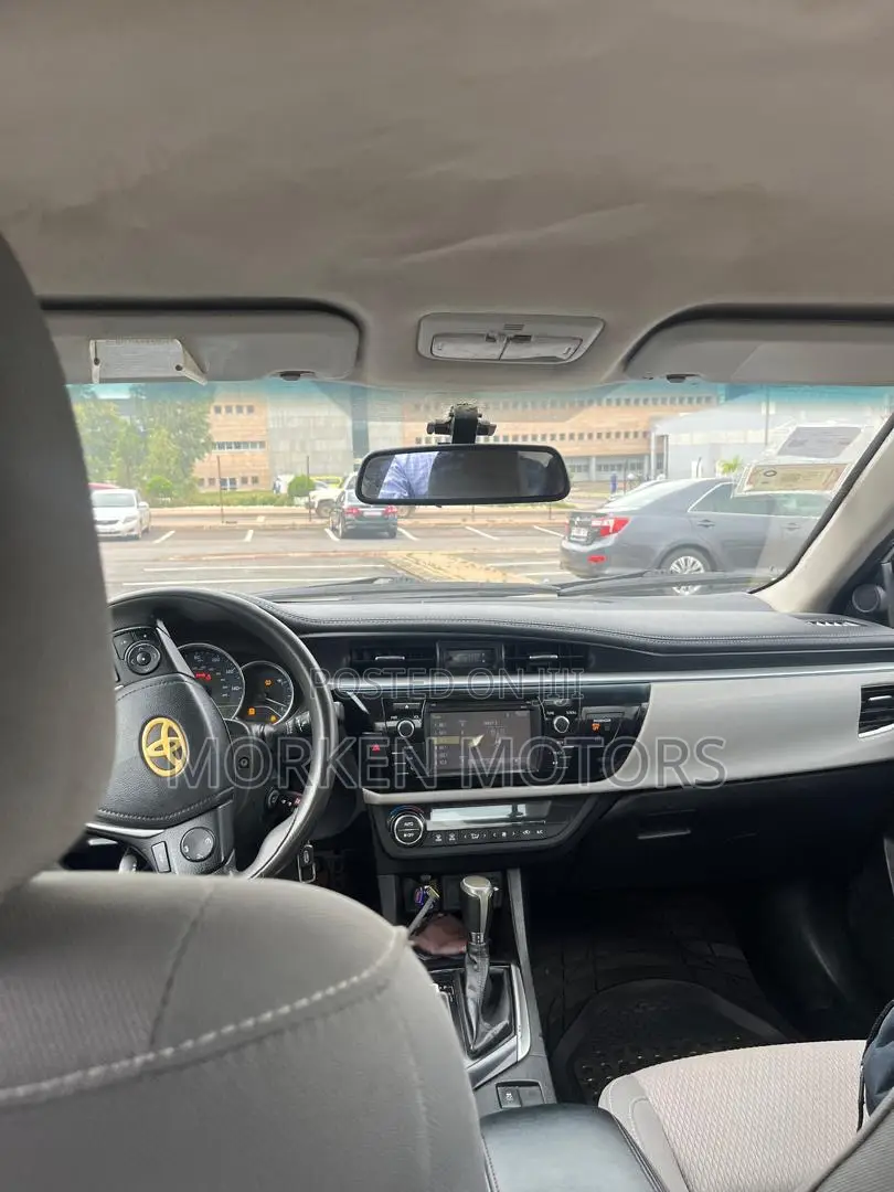 Toyota Corolla LE 4dr Sedan (1.8L 4cyl CVT) 2016 Silver