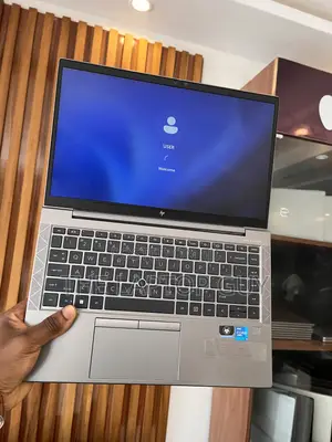 Laptop HP EliteBook 860 G10 8GB Intel Core i5 SSD 512GB
