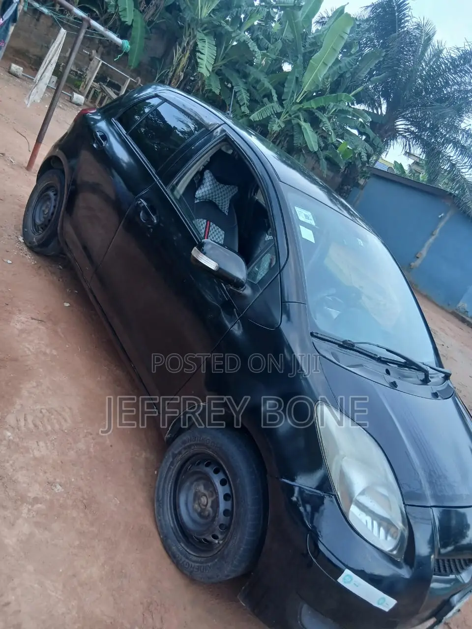 Toyota Vitz 1.3 AWD 3dr 2010 Black