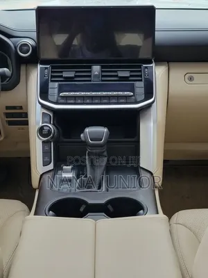Toyota Land Cruiser 2022 White
