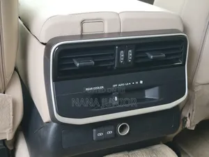Toyota Land Cruiser 2022 White