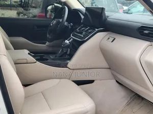 Toyota Land Cruiser 2022 White