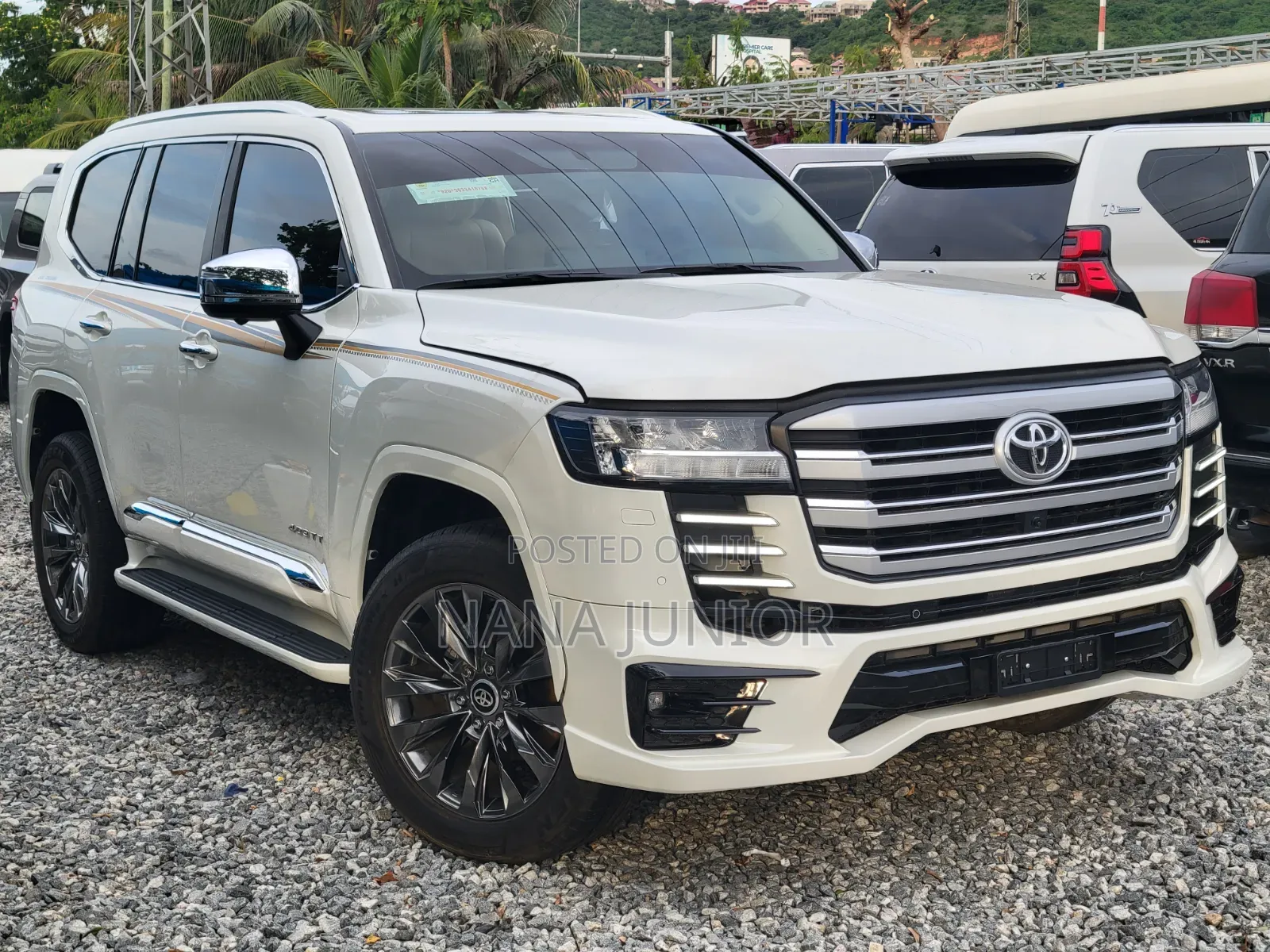 Toyota Land Cruiser 2022 White