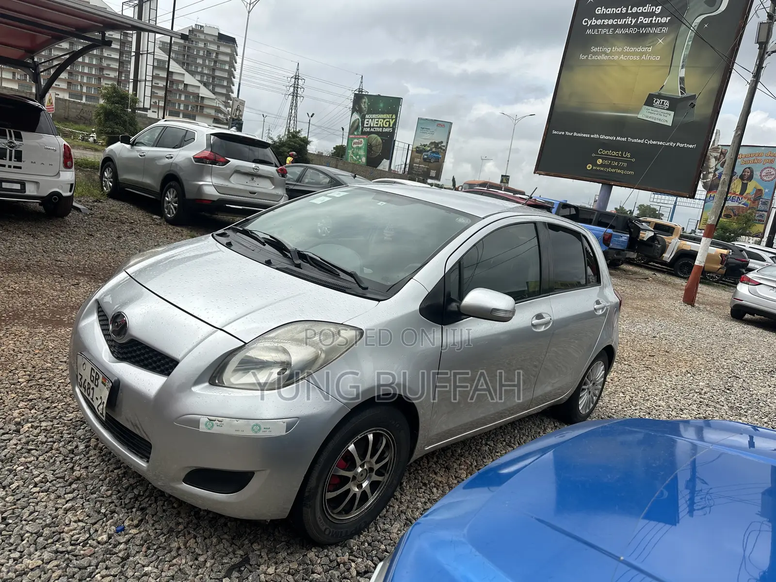 Toyota Vitz 1.5 FWD 5dr 2010 Silver