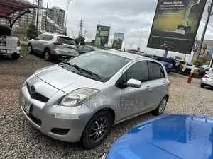Toyota Vitz 1.5 FWD 5dr 2010 Silver