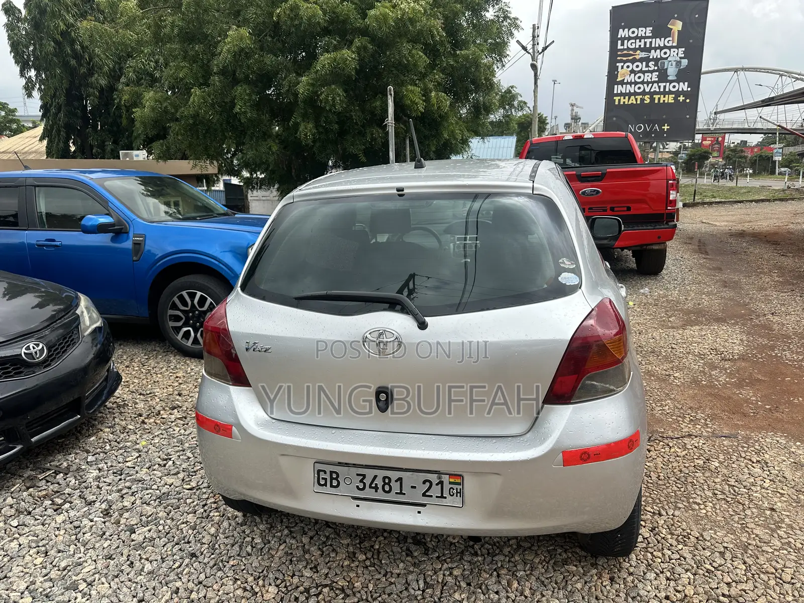 Toyota Vitz 1.5 FWD 5dr 2010 Silver