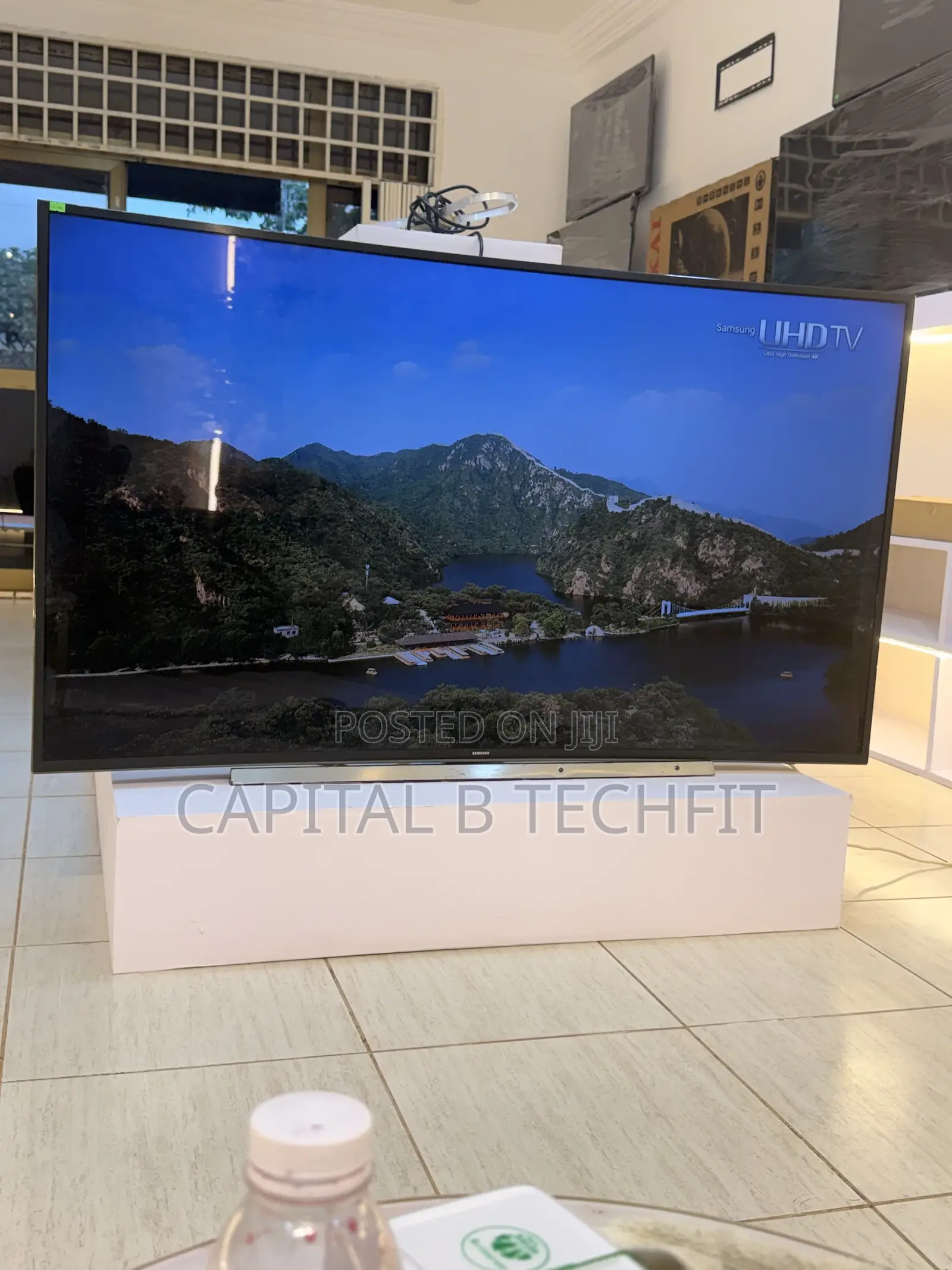 65inches Samsung Uhd HDR Smart Curved TV