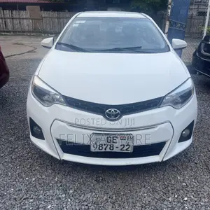 Toyota Corolla LE 4dr Sedan (1.8L 4cyl CVT) 2015 White