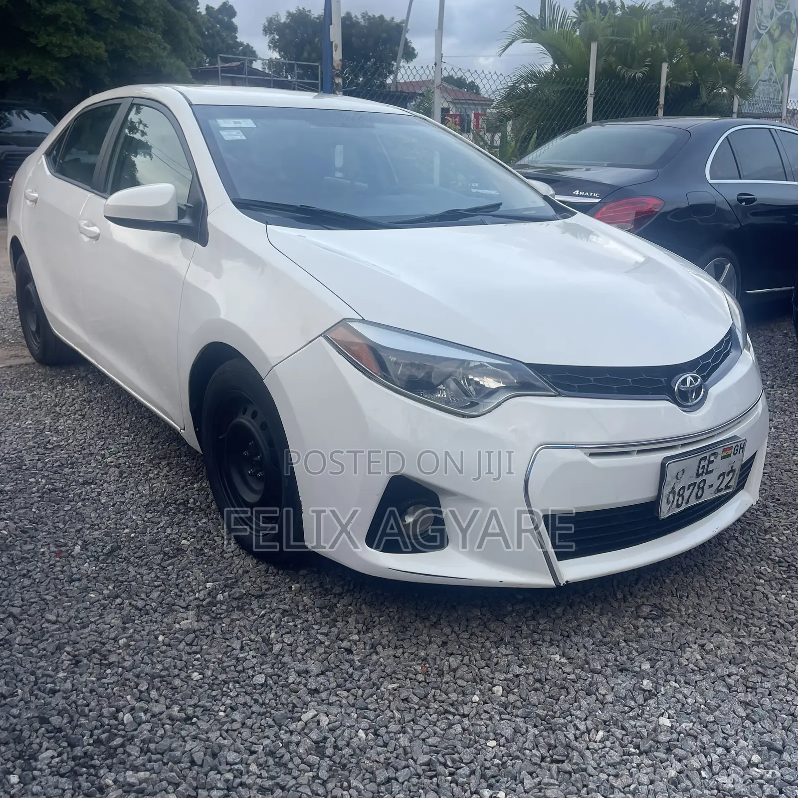 Toyota Corolla LE 4dr Sedan (1.8L 4cyl CVT) 2015 White