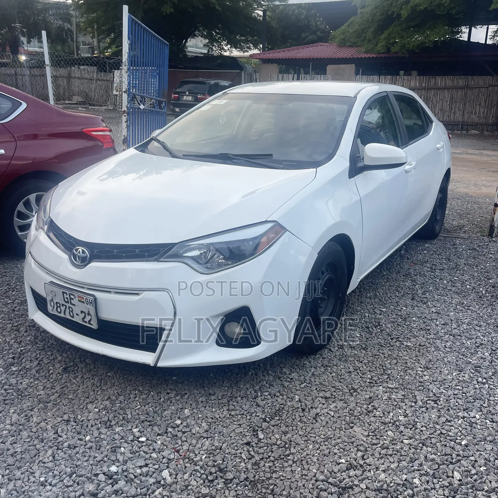 Toyota Corolla LE 4dr Sedan (1.8L 4cyl CVT) 2015 White