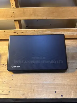 Laptop Toshiba Satellite C50A 8GB Intel HDD 320GB