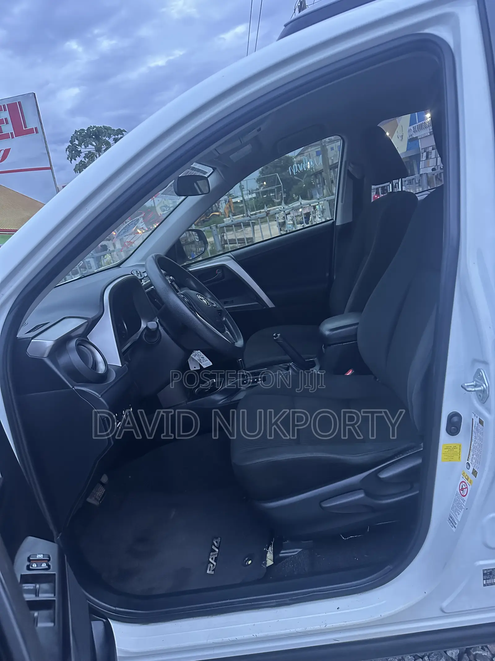 Toyota RAV4 2018 White
