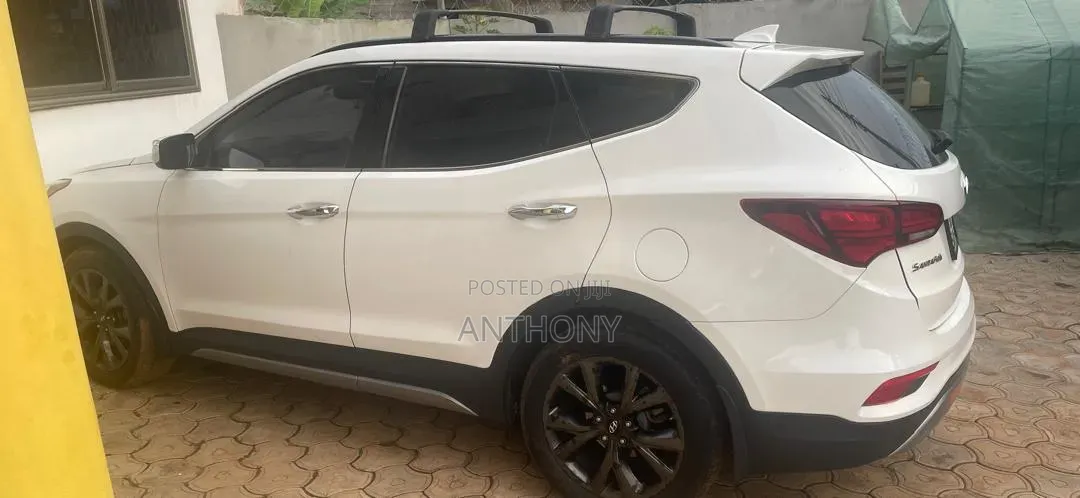Hyundai Santa Fe 2017 White