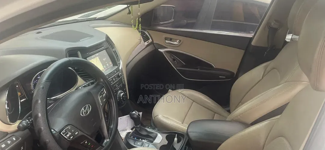 Hyundai Santa Fe 2017 White