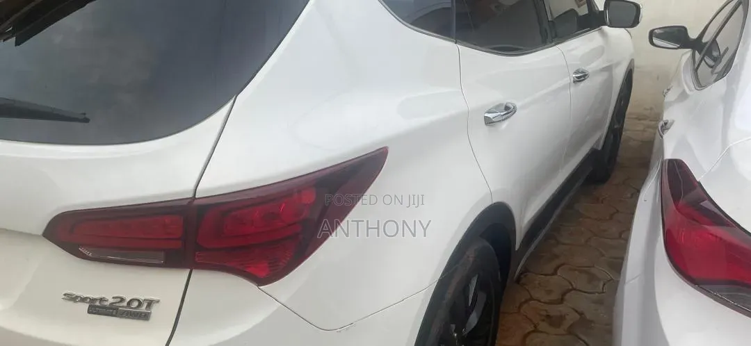 Hyundai Santa Fe 2017 White