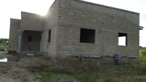 Two Bedroom Apartment With One Guest Room With Borehole and Osmosis M