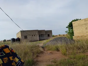 Two Bedroom Apartment With One Guest Room With Borehole and Osmosis M