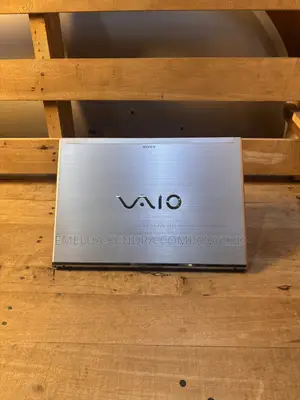 Laptop Sony VAIO SVT13113EN 4GB Intel Core i3 HDD 320GB
