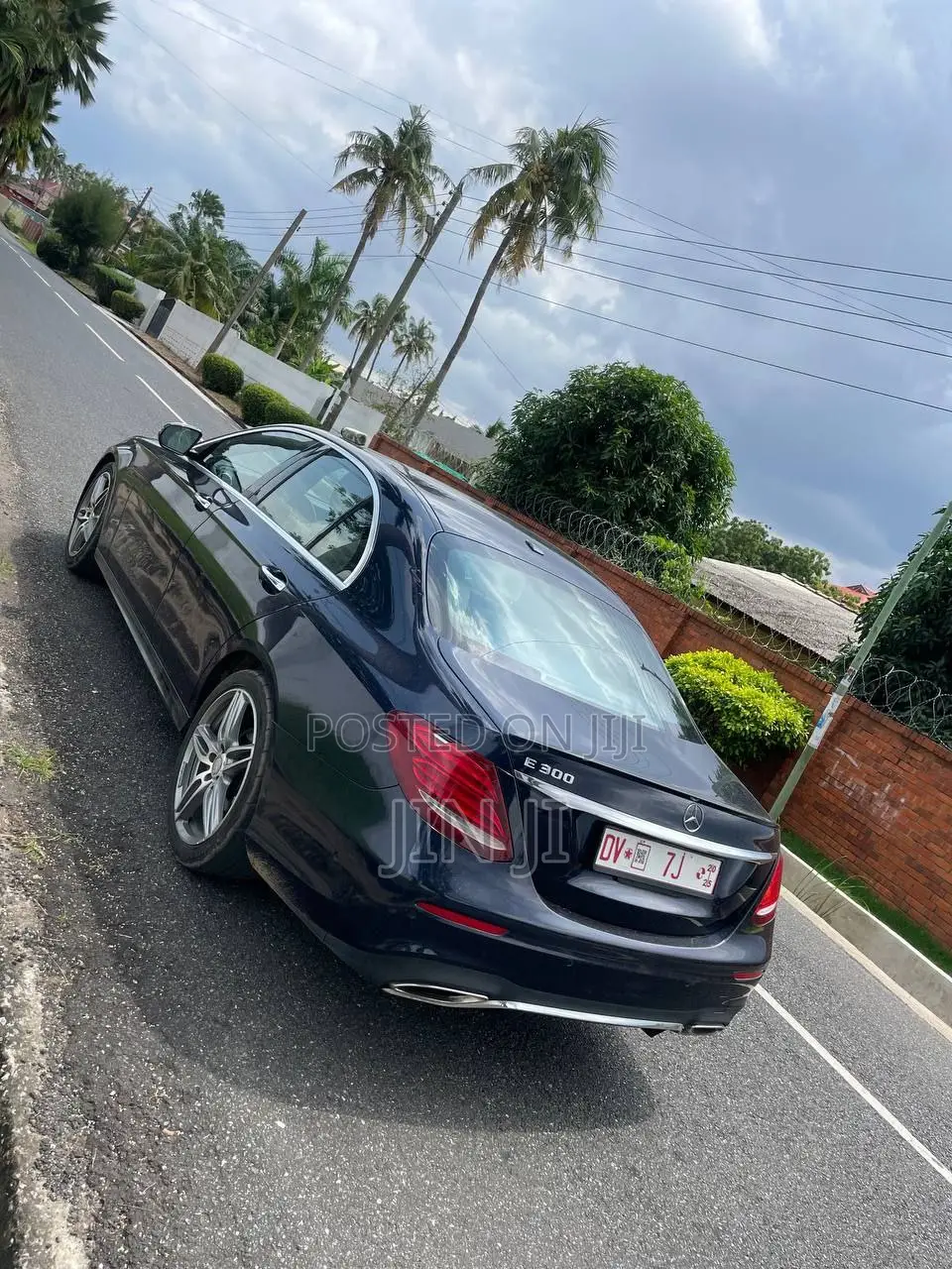 Mercedes-Benz E300 Base RWD Sedan (2.0L 4cyl 9A) 2017 Blue