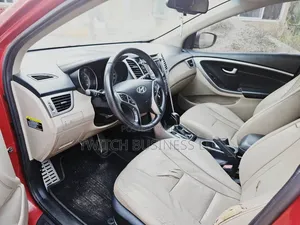 Hyundai Elantra SE 4dr Sedan (1.8L 4cyl 6A) 2014 Red