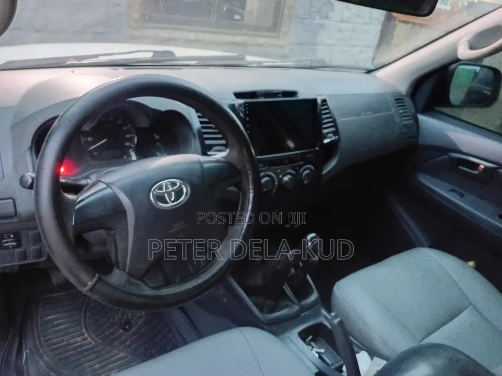 Toyota Hilux 2012 White