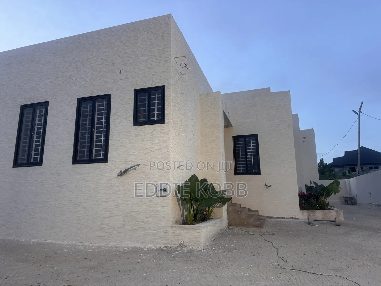 3bdrm Mansion in Eddiekobbs Agency, Kumasi Metropolitan for sale