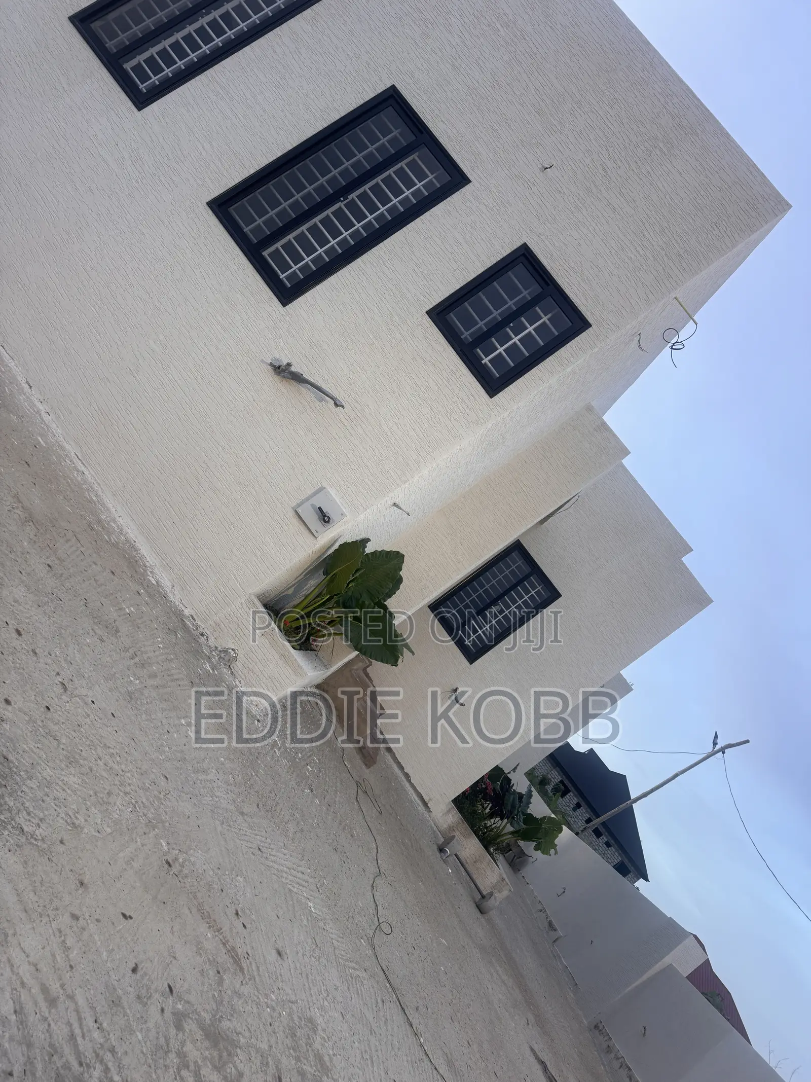 3bdrm Mansion in Eddiekobbs Agency, Kumasi Metropolitan for sale