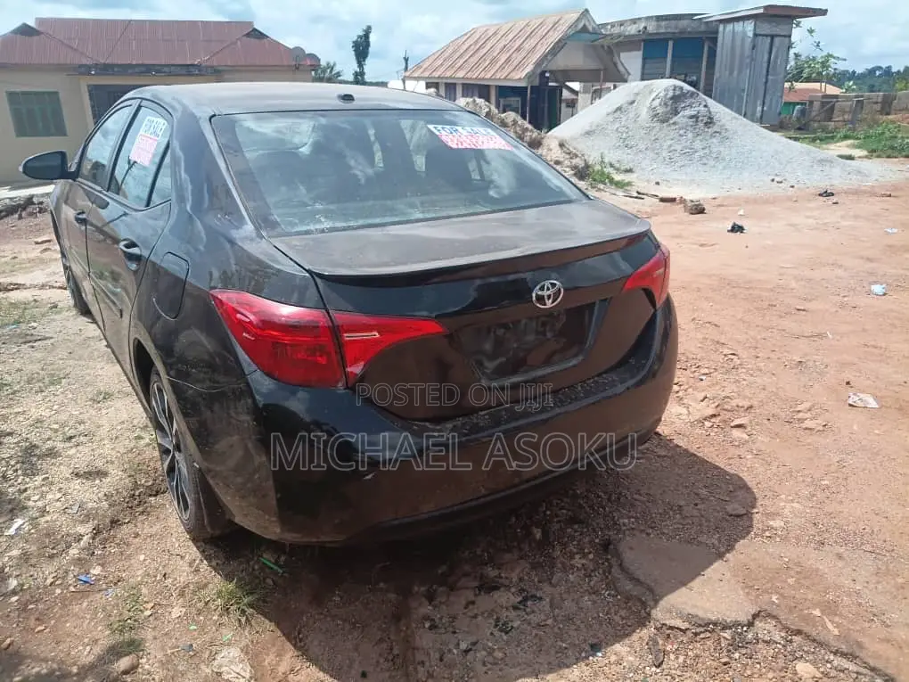 Toyota Corolla XSE (1.8L 4cyl 2A) 2019 Black