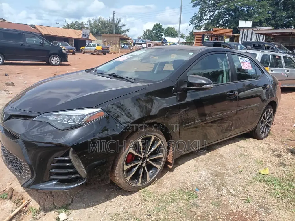 Toyota Corolla XSE (1.8L 4cyl 2A) 2019 Black