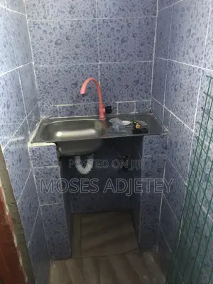Furnished 1bdrm House in Bush Road, Teshie for rent
