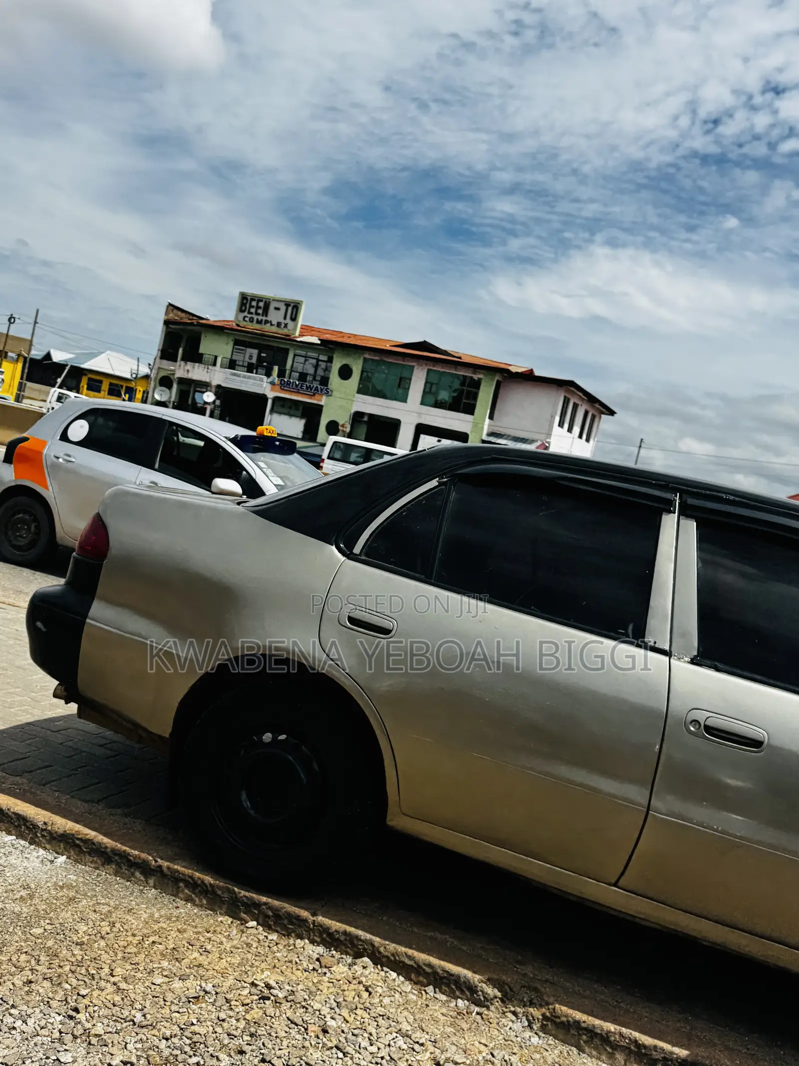 Toyota Corolla 2001 Gold