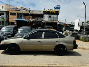 Toyota Corolla 2001 Gold