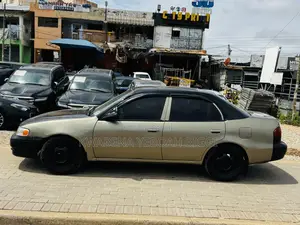 Toyota Corolla 2001 Gold